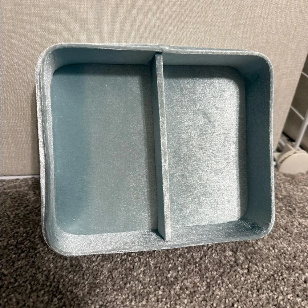 Kendra Scott Elegant Velvet Jewelry Tray in Blue and Gold
